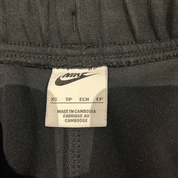 Nike tech fleece used - Picture 3 of 4